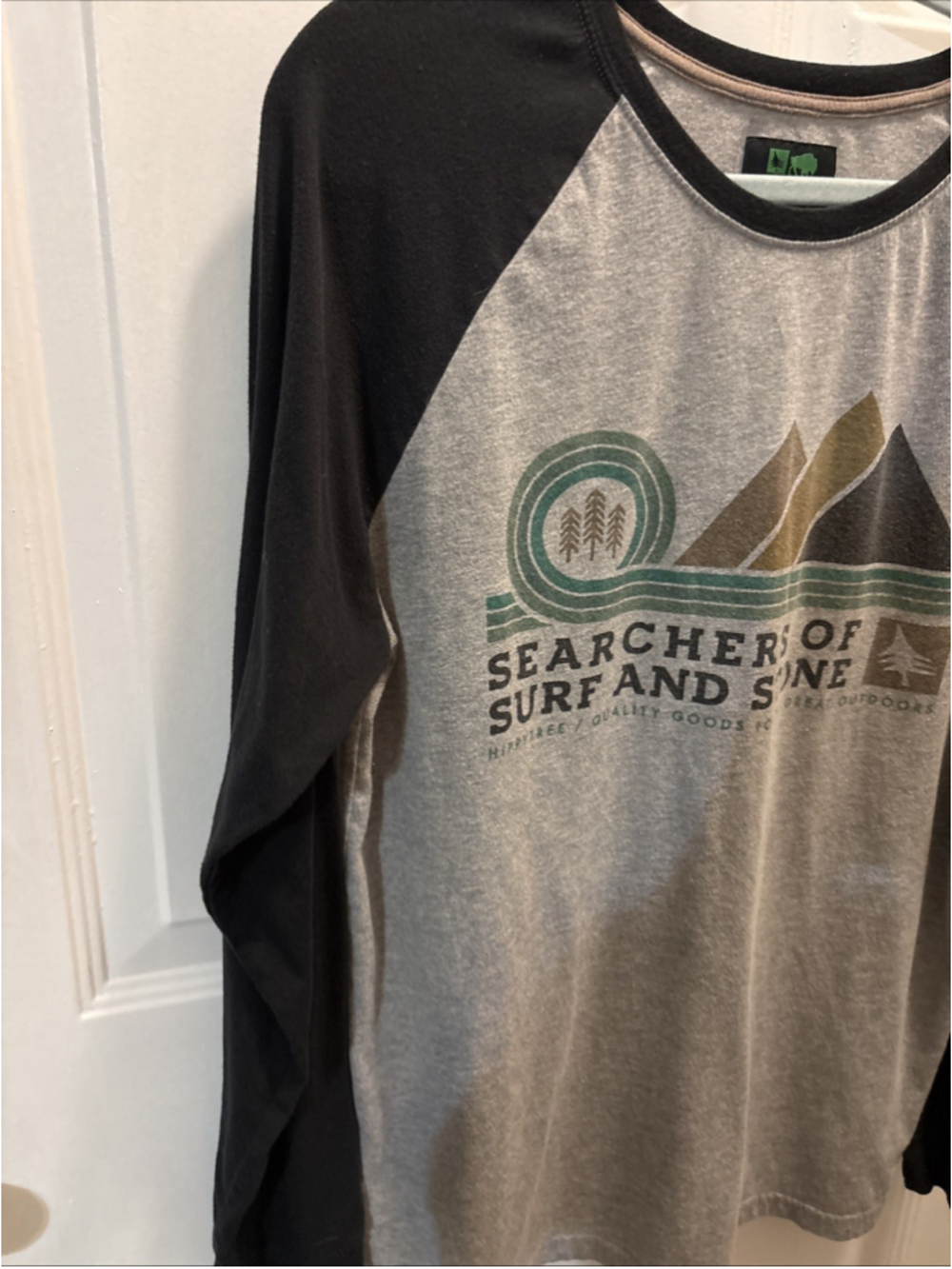 hippy tree long sleeve Gray/black Tee Mountains/pine Trees L.argue.  1002 - Picture 4 of 8